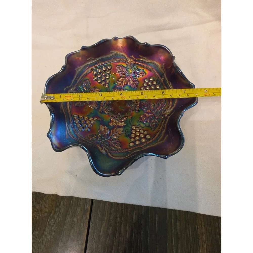 Northwood Carnival Glass Grape and Cable Ruffled Bowl 7.5 " Amethyst Purple - Picture 4 of 4